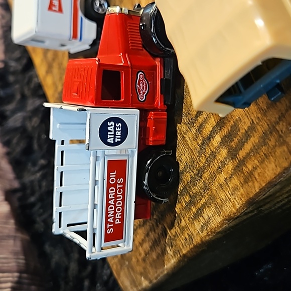 Hot Wheels Race Cars & Delivery Trucks Collection - Picture 8 of 16